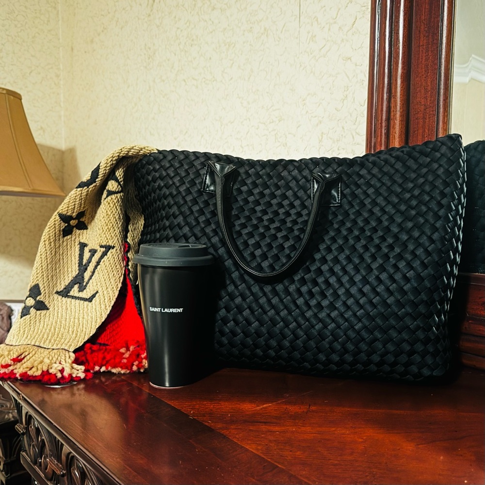 Urban Expressions Tote w/Pouch